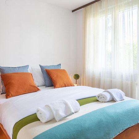 2Bdr Apartment With Balcony Near Maksimir 자그레브 외부 사진