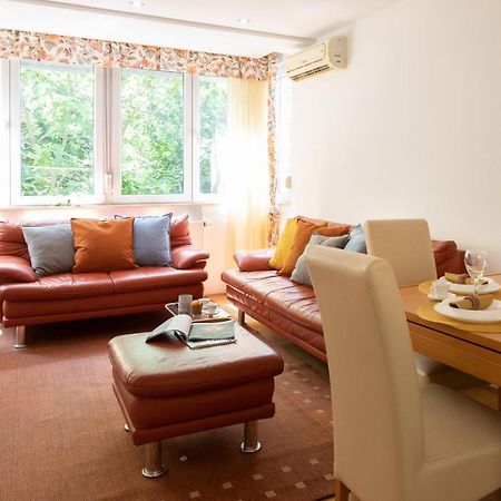 2Bdr Apartment With Balcony Near Maksimir 자그레브 외부 사진