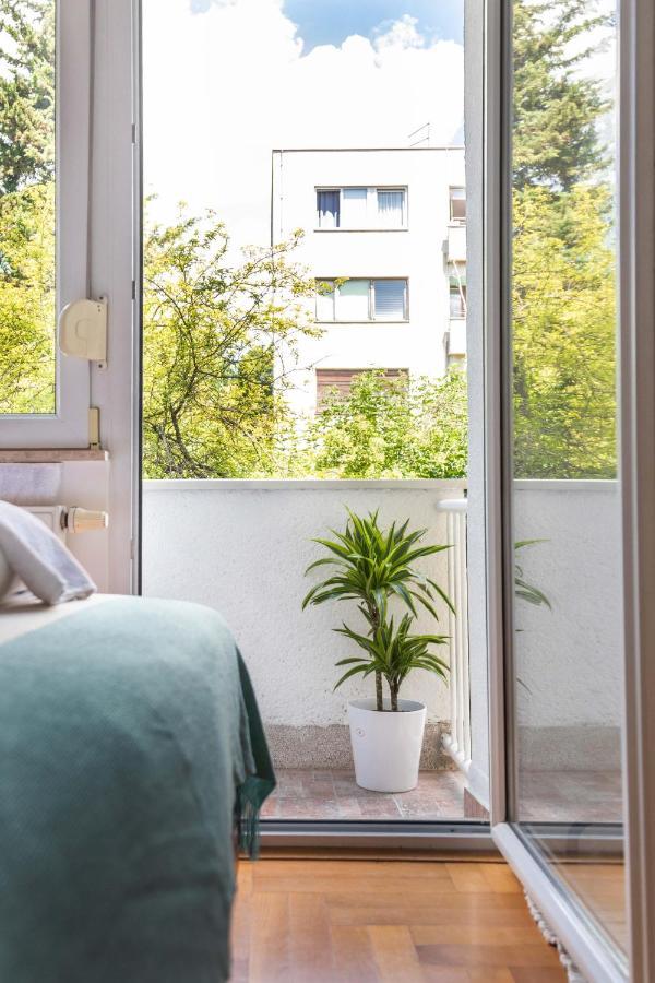 2Bdr Apartment With Balcony Near Maksimir 자그레브 외부 사진