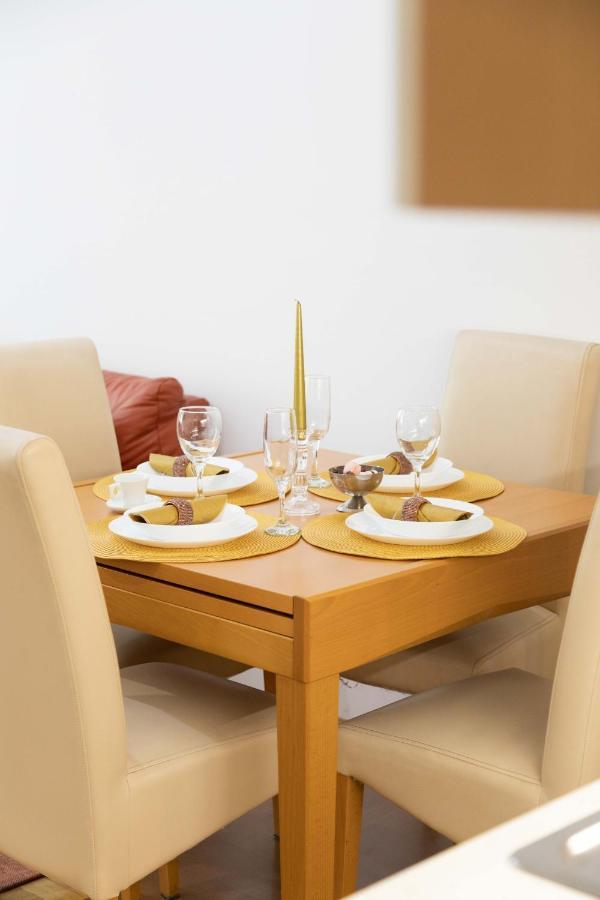 2Bdr Apartment With Balcony Near Maksimir 자그레브 외부 사진